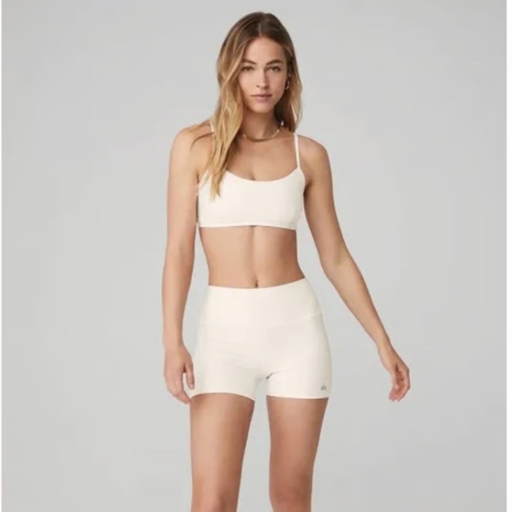 Alo Yoga Cream Set